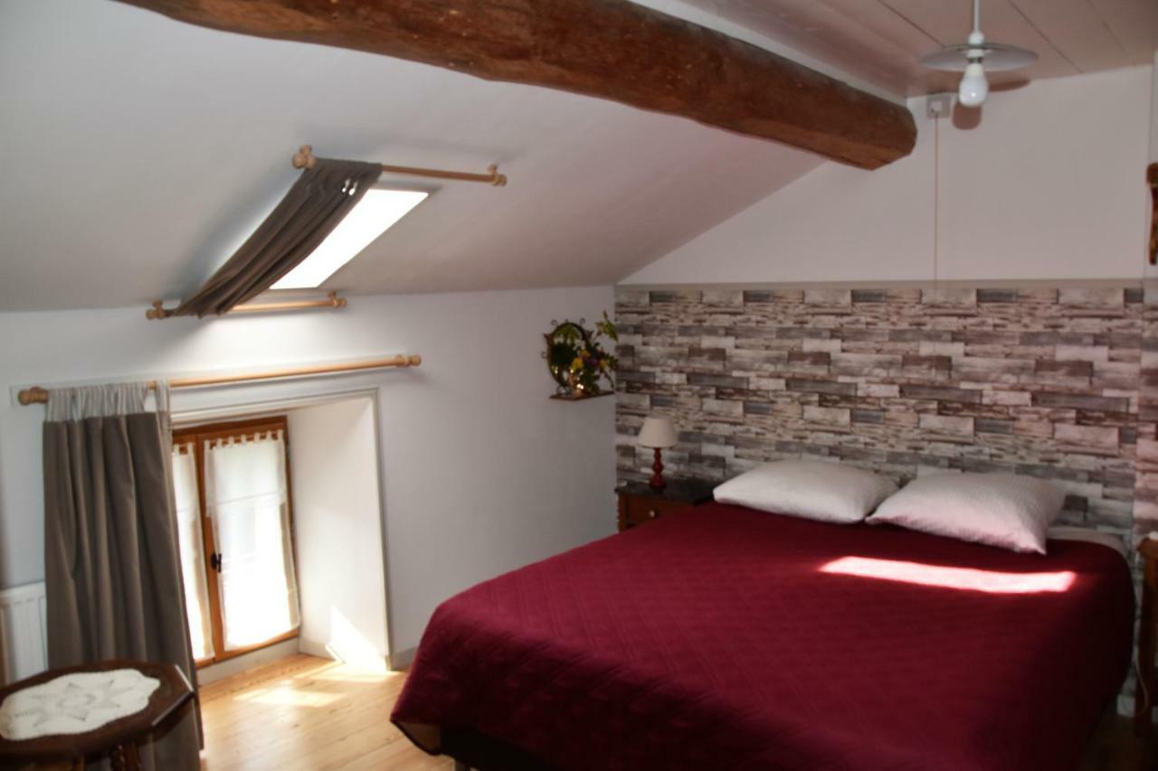 L'Embellie Bed & Breakfast Bertignat Exterior photo