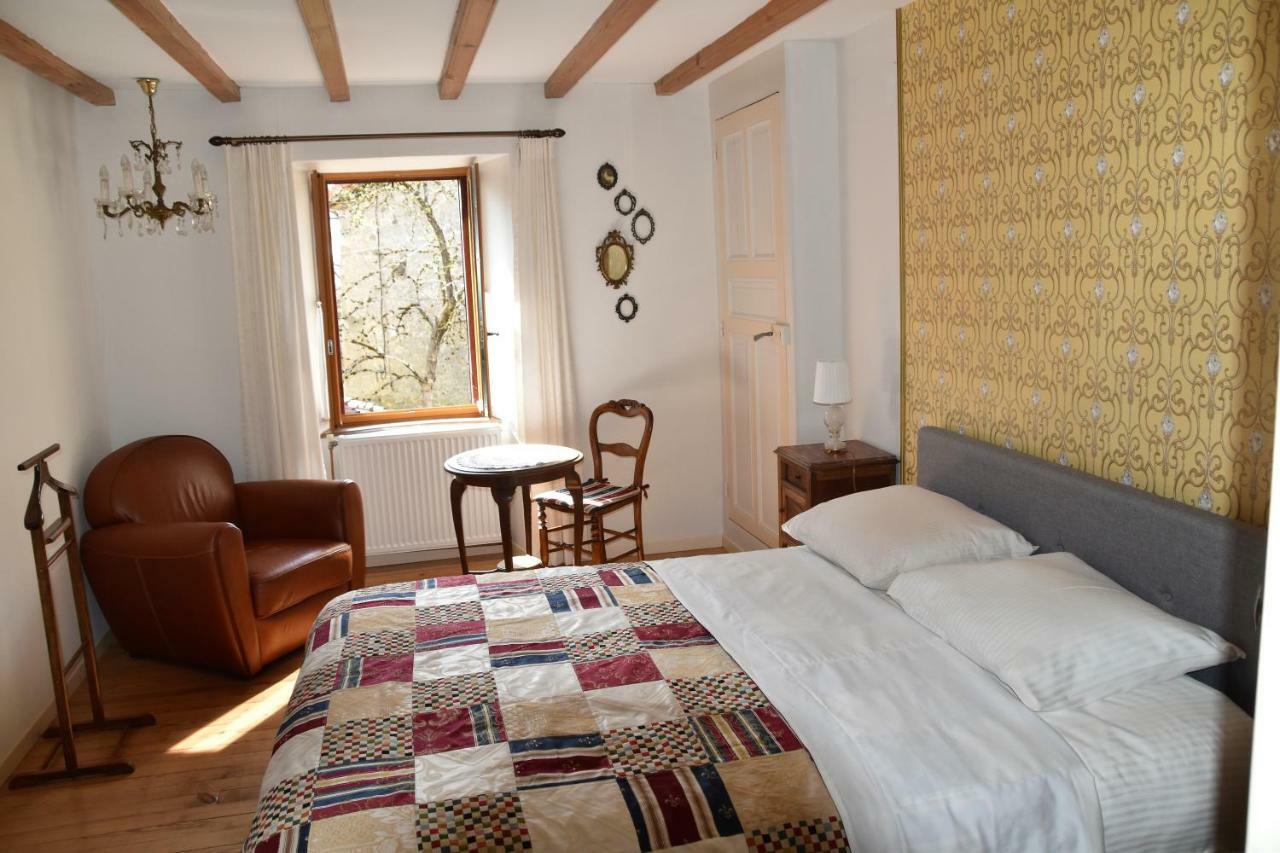 L'Embellie Bed & Breakfast Bertignat Exterior photo